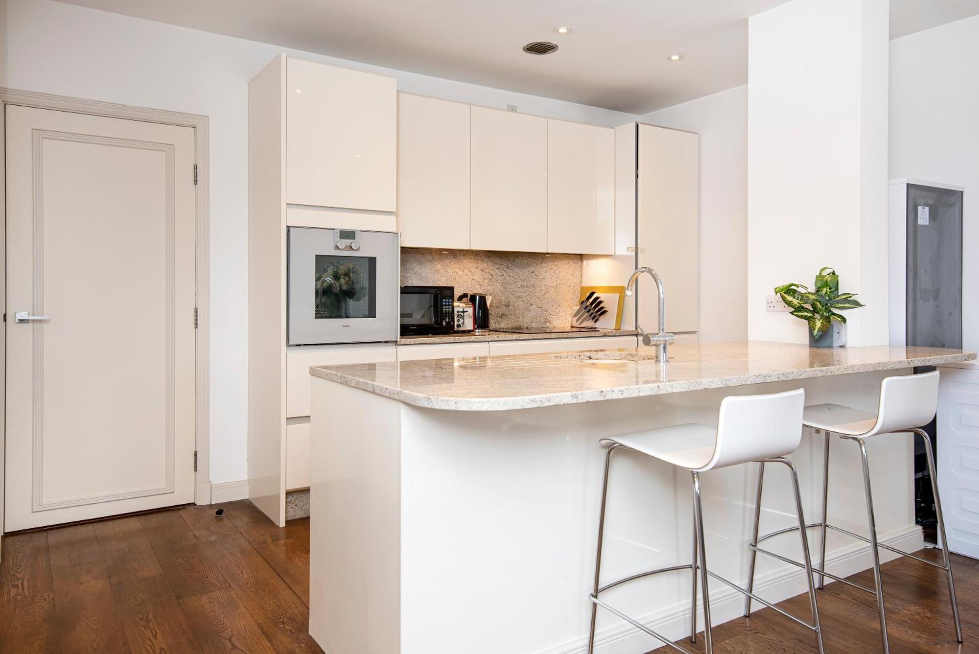 Central 2 Bed Maissonette Londen Buitenkant foto