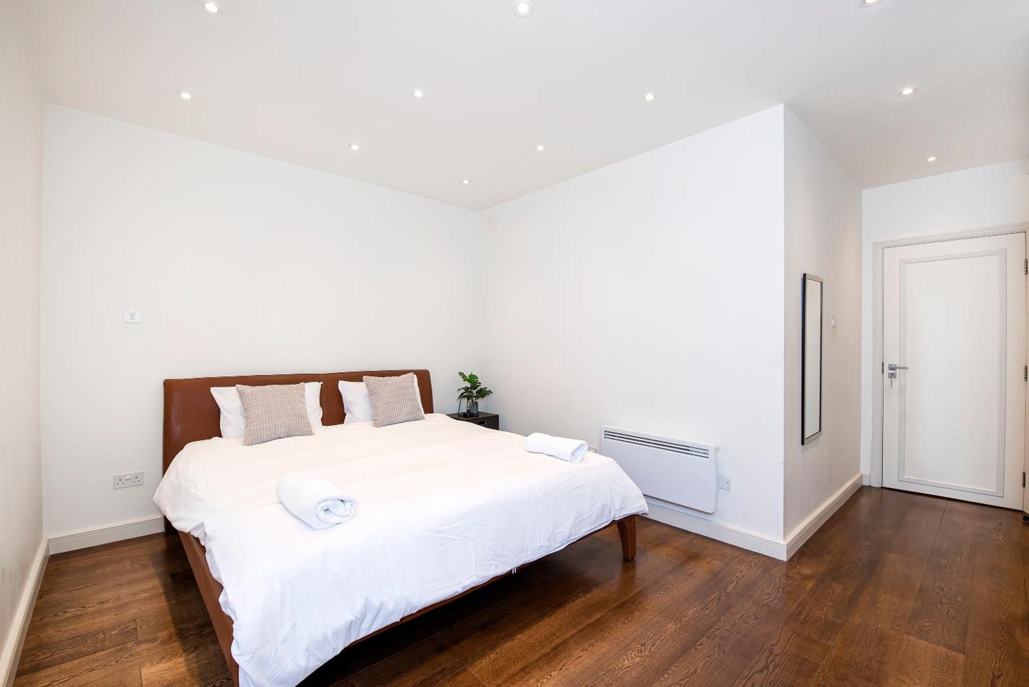 Central 2 Bed Maissonette Londen Buitenkant foto